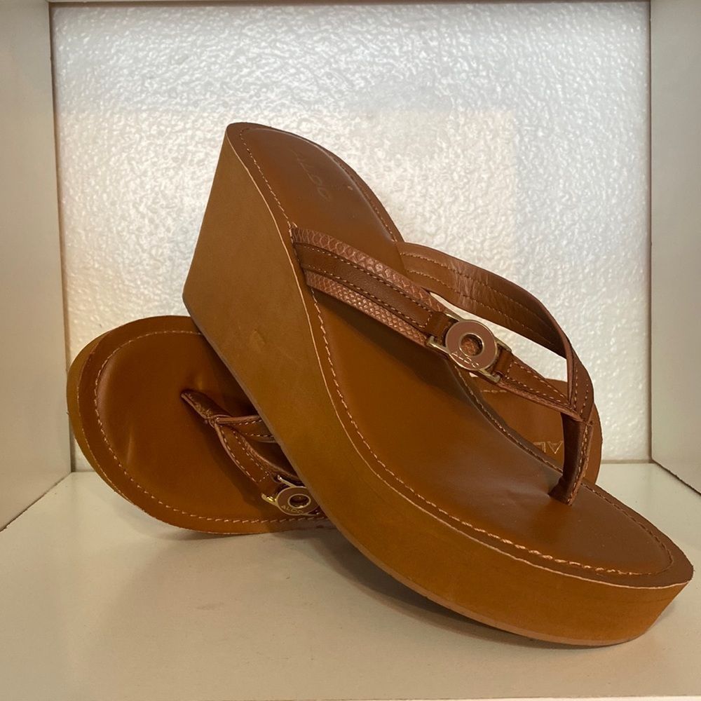 Women’s Tan Platform Wedge Flip Flops